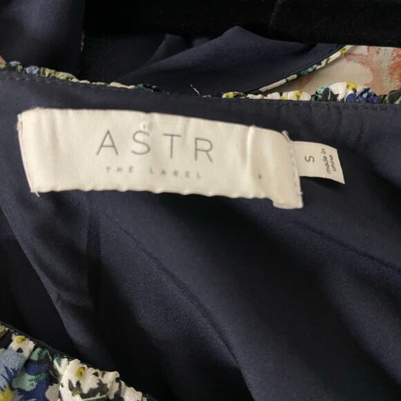 ASTR The Label Ruched Floral Green/Blue Mini Dress - Size S - Picture 6 of 8